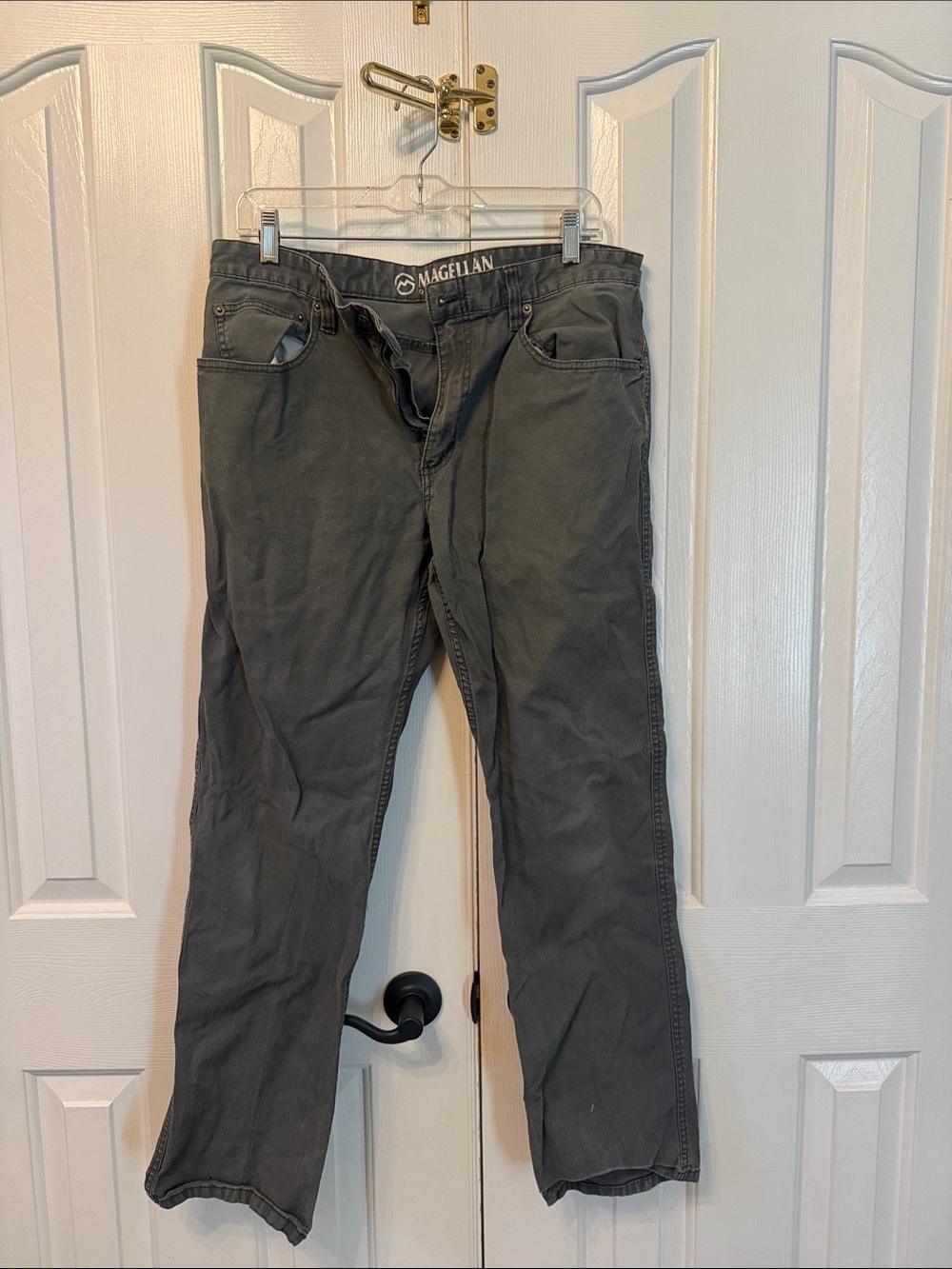 Magellan Outdoors Men's Dark Gray Chino Pants size 32